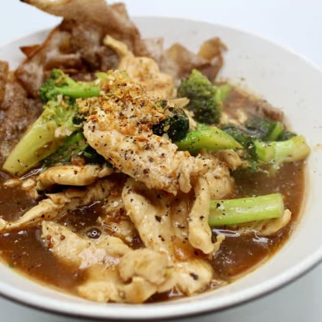 Lad Na Noodles.